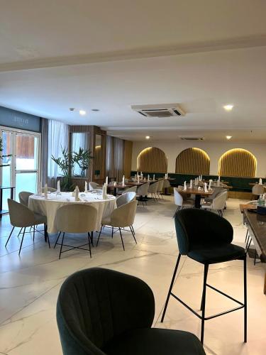 Hotel Ivotel Abidjan in Abidjan Hotel Ivotel Abidjan in Abidjan