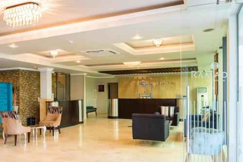 로비, 라마다 바이 윈덤 카투나야케 콜롬보 인터내셔널 에어포트 (Ramada by Wyndham Katunayake Colombo International Airport) in 네곰보 / 니곰보 로비, 라마다 바이 윈덤 카투나야케 콜롬보 인터내셔널 에어포트 (Ramada by Wyndham Katunayake Colombo International Airport) in 네곰보 / 니곰보