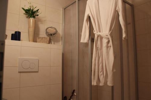 Bathroom, Gastehaus Glaubenstein in Ebern Bathroom, Gastehaus Glaubenstein in Ebern