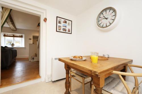 Your Bradford Haven Comfort and Nature in Claverton Your Bradford Haven Comfort and Nature in Claverton