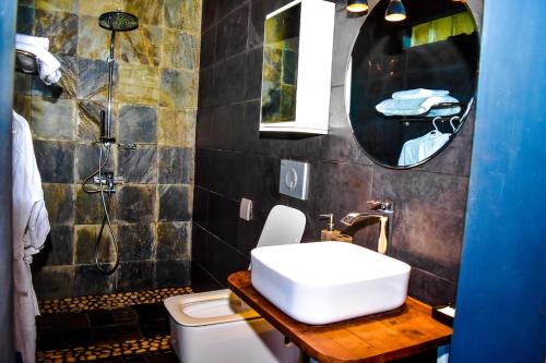 NEW - Maison Lisy - 10 min walk to beach in מאנאקארה NEW - Maison Lisy - 10 min walk to beach in מאנאקארה