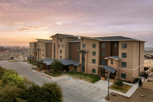 Exterior view, TownePlace Suites Carlsbad in Carlsbad (NM) Exterior view, TownePlace Suites Carlsbad in Carlsbad (NM)