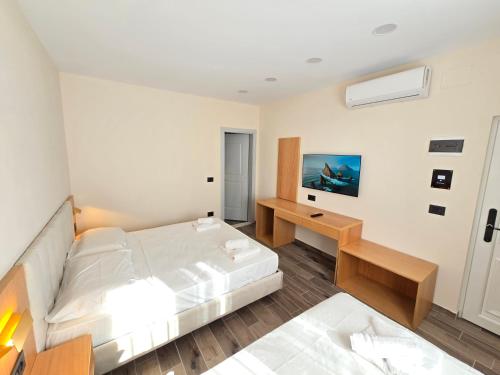 Azure Hotel Dhermi in Влёра Azure Hotel Dhermi in Влёра