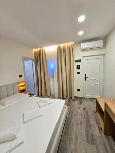 Azure Hotel Dhermi in Влёра Azure Hotel Dhermi in Влёра