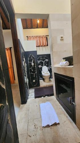 Bathroom, Suma Beach Hotel in Lovina Beach Bathroom, Suma Beach Hotel in Lovina Beach