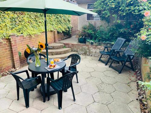 Spacious 3 Bedroom Home with Garden in Farnham in Farnham Spacious 3 Bedroom Home with Garden in Farnham in Farnham