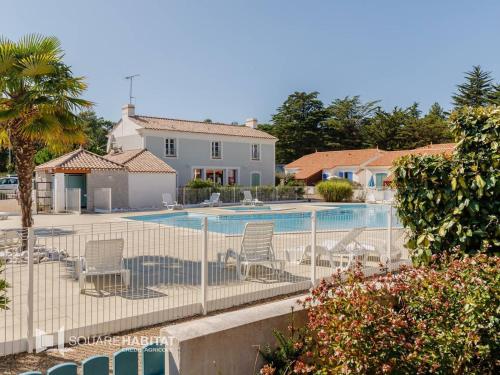 Maison Avec Terrasse, Piscine, Proche Plage et Foret a Saint-Hilaire-de-Riez ! - FR-1-324A-63 in Saint-Jean-de-Monts Maison Avec Terrasse, Piscine, Proche Plage et Foret a Saint-Hilaire-de-Riez ! - FR-1-324A-63 in Saint-Jean-de-Monts