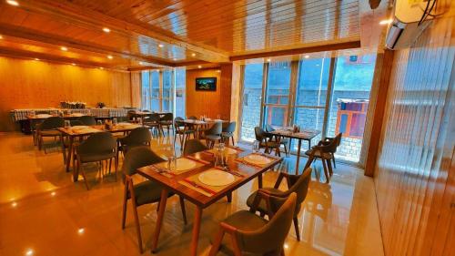 TATA Vista Resort Mall Road Manali - Centrally Heated & Air Cooled in Siyal TATA Vista Resort Mall Road Manali - Centrally Heated & Air Cooled in Siyal