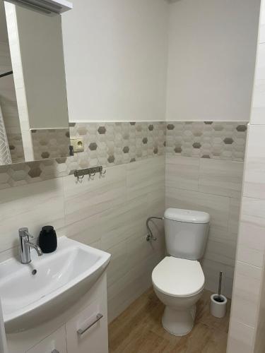 Zuhanyzó, Apartmán u Dejva Zaječí (Apartman u Dejva Zajeci) in Zajeci Zuhanyzó, Apartmán u Dejva Zaječí (Apartman u Dejva Zajeci) in Zajeci