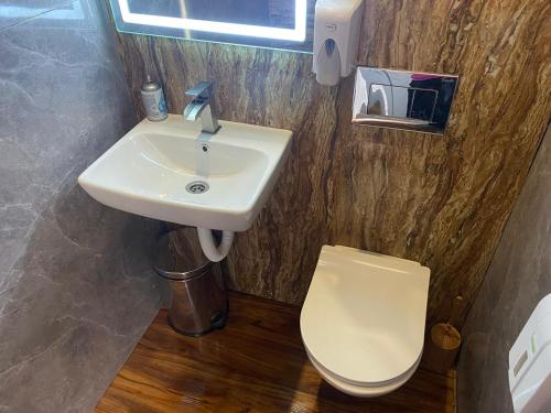 Glamping Tent - Tara Place in โปลยา Glamping Tent - Tara Place in โปลยา