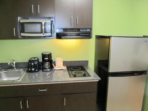 Kitchen, Studio6 Atlanta, GA - Chamblee in Chamblee Kitchen, Studio6 Atlanta, GA - Chamblee in Chamblee