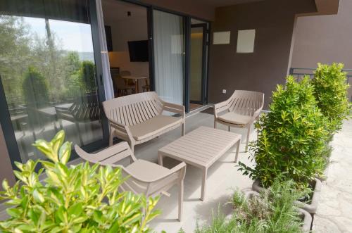 Balkon/teras, Royal Olive Residence in Kavac Balkon/teras, Royal Olive Residence in Kavac