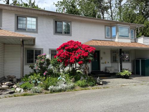 Golden Ears Serenity in Maple Ridge (BC) Golden Ears Serenity in Maple Ridge (BC)