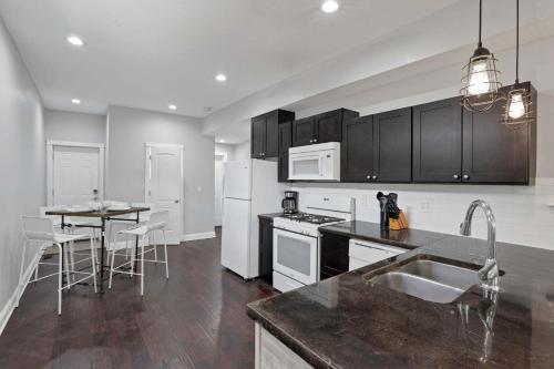 Housepitality - The Urban Roost 1 - Modern in Franklinton Housepitality - The Urban Roost 1 - Modern in Franklinton