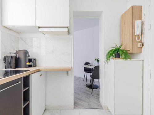Kitchen, Intimate studio - 2P - Vincennes/Lac Saint-Mandé in Vincennes Kitchen, Intimate studio - 2P - Vincennes/Lac Saint-Mandé in Vincennes