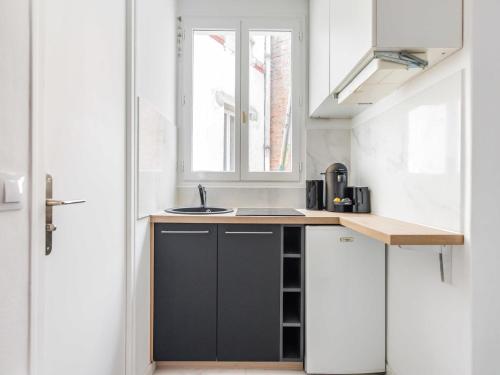 Kitchen, Intimate studio - 2P - Vincennes/Lac Saint-Mandé in Vincennes Kitchen, Intimate studio - 2P - Vincennes/Lac Saint-Mandé in Vincennes
