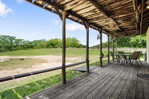 Muller's Ark Guest Ranch - River House in Bandera Muller's Ark Guest Ranch - River House in Bandera