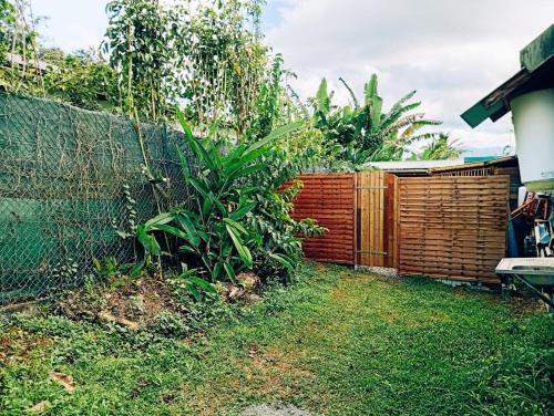 Charmant bungalow tout en bois de 35 m2 amenage a neuf in Lamentin Charmant bungalow tout en bois de 35 m2 amenage a neuf in Lamentin
