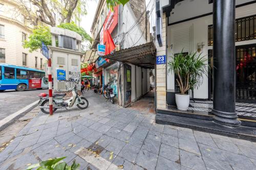 Surrounding environment, Ja Costa Hostel in Hoan Kiem District - Ngoc Son Temple Surrounding environment, Ja Costa Hostel in Hoan Kiem District - Ngoc Son Temple