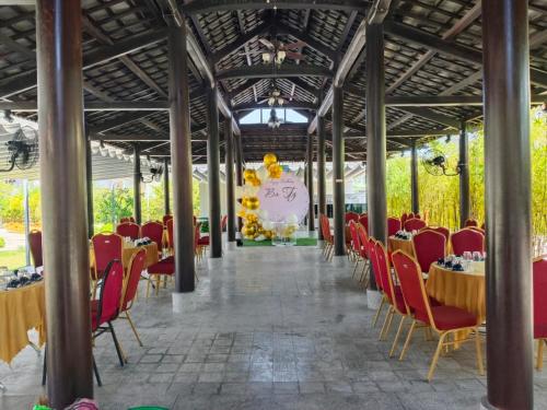 Banquet hall, Đat Quang Villa in Nui Thanh Banquet hall, Đat Quang Villa in Nui Thanh