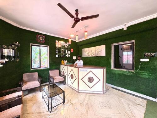 Pohled zvenku, Hotel Laxmi Residency in Lonavala Pohled zvenku, Hotel Laxmi Residency in Lonavala