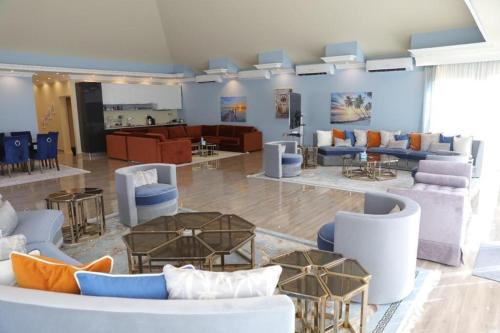 Happiness Beach Villa in Al Marfa' Happiness Beach Villa in Al Marfa'