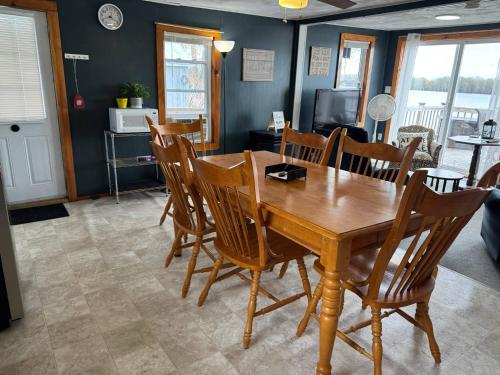 Facilities, Black lake 2 bdr Waterfront cottage in Oswegatchie (NY) Facilities, Black lake 2 bdr Waterfront cottage in Oswegatchie (NY)