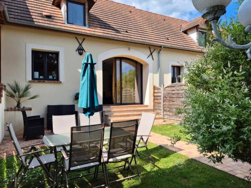 L'Abaca 23 in Sainte-Genevieve-les-Gasny L'Abaca 23 in Sainte-Genevieve-les-Gasny