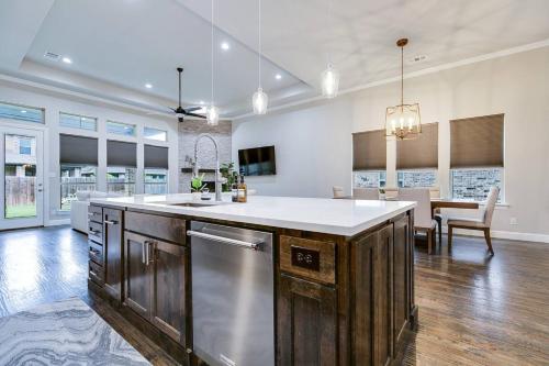 Spacious and Modern 4BR 2BA 5MintoDFW in Коппелл Spacious and Modern 4BR 2BA 5MintoDFW in Коппелл