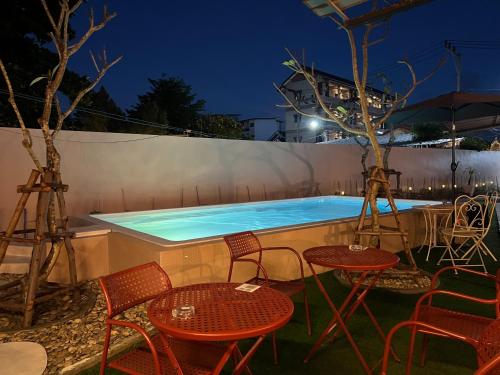 Piscina, The Sierra Hostel Phuket in Phuket Piscina, The Sierra Hostel Phuket in Phuket