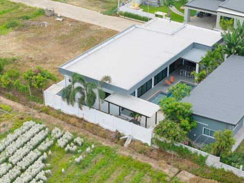 Cozy pool villa, rice field & flower farm CNX in San Phe Suea Cozy pool villa, rice field & flower farm CNX in San Phe Suea