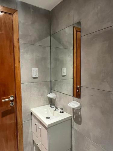 Bathroom, Exclusivo Loft Ideal Sanatorio Britanico in Rosario Bathroom, Exclusivo Loft Ideal Sanatorio Britanico in Rosario