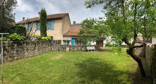 حديقة, Maison calme avec jardin à Gramat (Maison calme avec jardin a Gramat) in Gramat حديقة, Maison calme avec jardin à Gramat (Maison calme avec jardin a Gramat) in Gramat