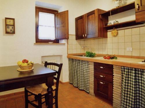 Konyha, Farmhouse in Proceno with Pool and Hill Views in Proceno Konyha, Farmhouse in Proceno with Pool and Hill Views in Proceno