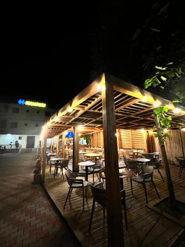 Restaurant, Kamberi Hotel & Apartments in Velipoje Restaurant, Kamberi Hotel & Apartments in Velipoje