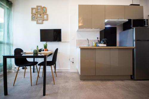L'Escale, Proche ville, Parking, Terrasse, Netflix in Montbeliard L'Escale, Proche ville, Parking, Terrasse, Netflix in Montbeliard