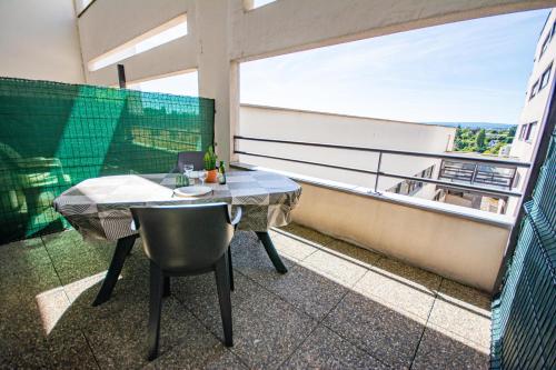 L'Escale, Proche ville, Parking, Terrasse, Netflix in Montbeliard L'Escale, Proche ville, Parking, Terrasse, Netflix in Montbeliard