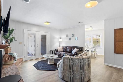 Beach & Downtown Family Fun Wilmington Stay Villa in 默特爾格羅夫 Beach & Downtown Family Fun Wilmington Stay Villa in 默特爾格羅夫