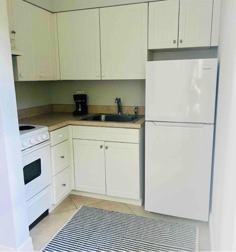 Fernando Flats in Palm Beach (FL) Fernando Flats in Palm Beach (FL)