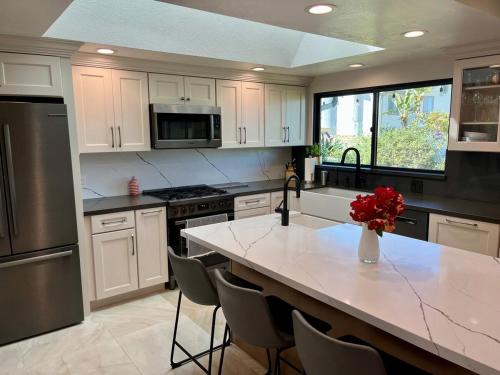 keuken, Mountain View Poolside Retreat in Agoura Hills keuken, Mountain View Poolside Retreat in Agoura Hills