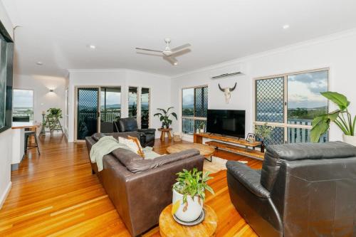 Hillside Haven - Tranquil Mount Louisa Escape in Mount Louisa Hillside Haven - Tranquil Mount Louisa Escape in Mount Louisa
