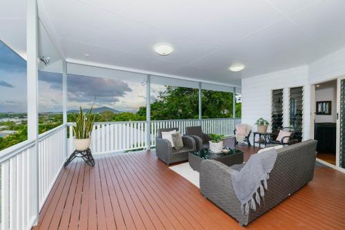 Hillside Haven - Tranquil Mount Louisa Escape in Mount Louisa Hillside Haven - Tranquil Mount Louisa Escape in Mount Louisa