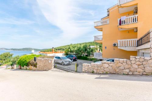 Bejárat, Apartment Kiara near the beach in Primosten Burnji Bejárat, Apartment Kiara near the beach in Primosten Burnji