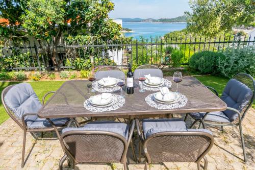 Erkély/terasz, Apartment Kiara near the beach in Primosten Burnji Erkély/terasz, Apartment Kiara near the beach in Primosten Burnji