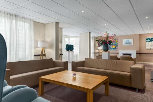Lobby, NH Zandvoort in Zandvoort Lobby, NH Zandvoort in Zandvoort