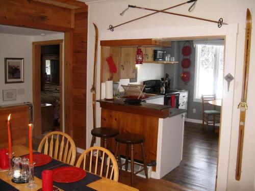 Pet-Friendly Cabin Rental near the Bigelow Preserve in Maine in Carrabassett Valley (ME) Pet-Friendly Cabin Rental near the Bigelow Preserve in Maine in Carrabassett Valley (ME)