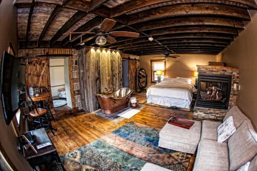 Spacious Vacation Rental with Jacuzzi near the Pocono Mountains, Pennsylvania in 賓西法尼亞州利哈伊頓 Spacious Vacation Rental with Jacuzzi near the Pocono Mountains, Pennsylvania in 賓西法尼亞州利哈伊頓