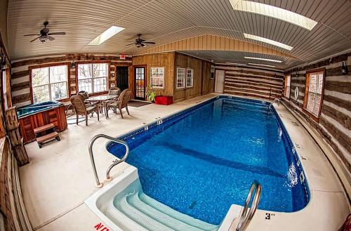 Luxury Vacation Rental with Indoor Pool near Blue Mountains, Pennsylvania in 賓西法尼亞州利哈伊頓 Luxury Vacation Rental with Indoor Pool near Blue Mountains, Pennsylvania in 賓西法尼亞州利哈伊頓