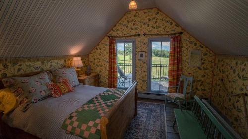 Charming Suite with Private Roof Deck near Ithaca, New York in Aurora (NY) Charming Suite with Private Roof Deck near Ithaca, New York in Aurora (NY)