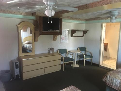 This photo about Hotel Del Sol Inn shared on HyHotel.com